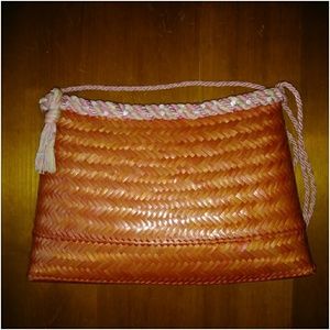 🌼Pink Rattan Shoulder Bag